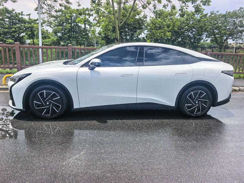 BAIC Arcfox Alpha S5, 2025 — фото 4 из 12