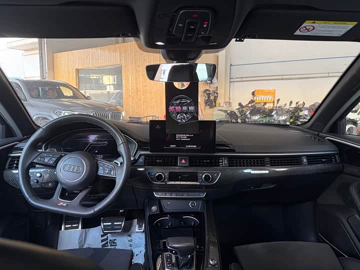 Audi RS 4, 2023 — фото 6 из 9
