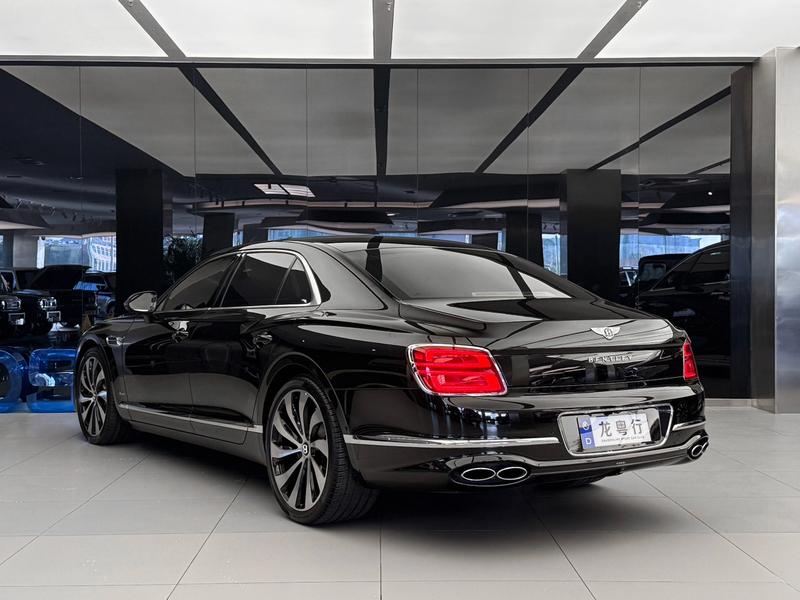 Bentley Flying Spur, 2024 — фото 4 из 12