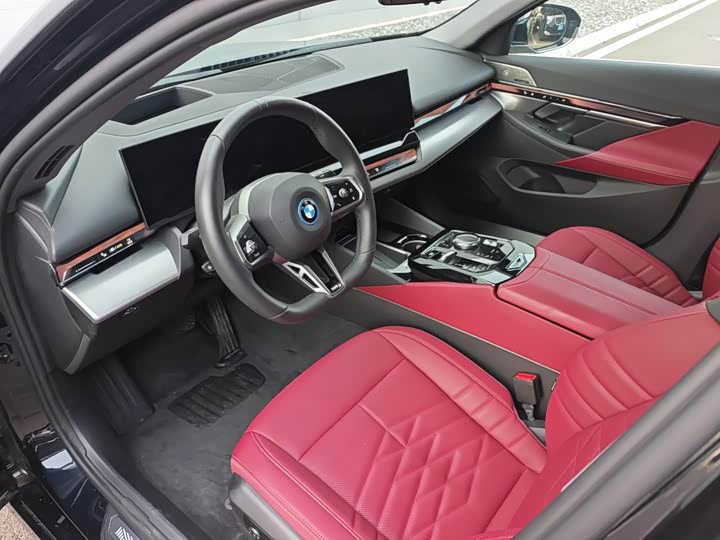 BMW i5, 2025 — фото 4 из 9