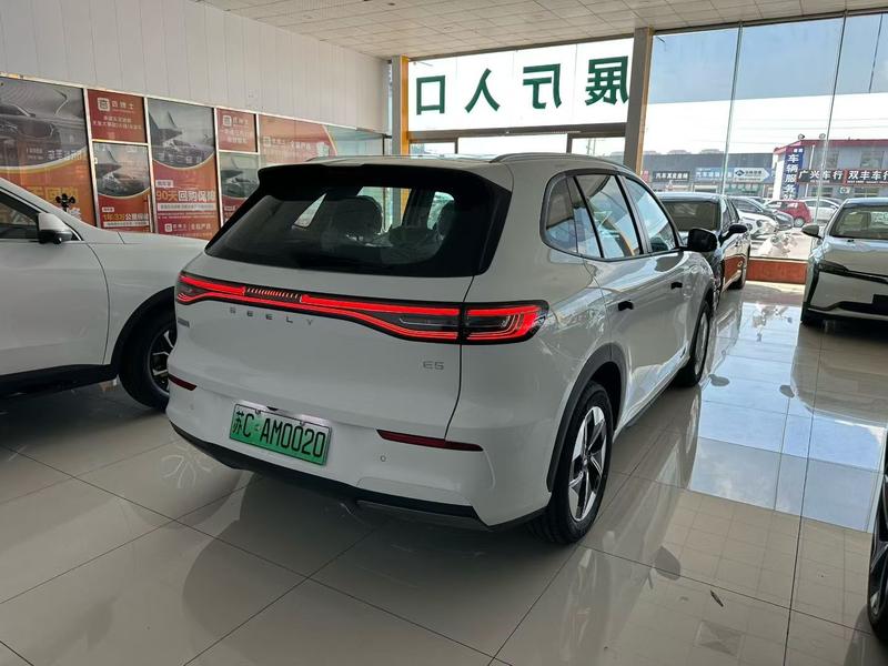 Geely Galaxy E5, 2025 — фото 5 из 9