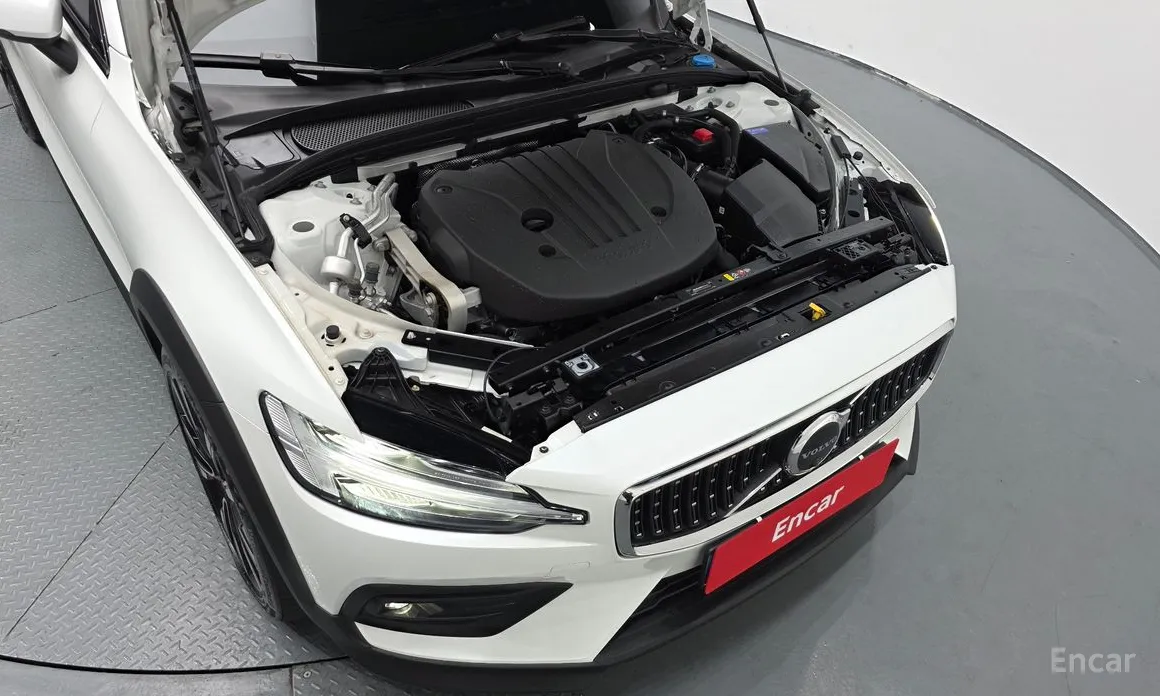 Volvo V60, 2023 — фото 6 из 12