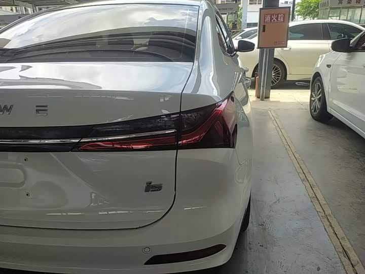 Roewe i5, 2023 — фото 8 из 9