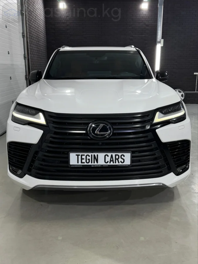 Lexus LX, 2022