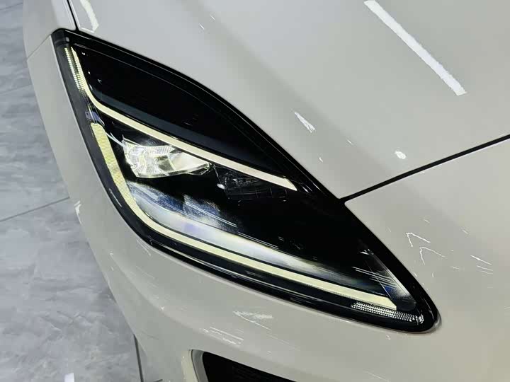 Jaguar E-Pace, 2023 — фото 7 из 9