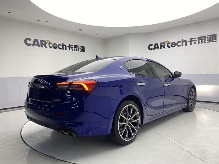 Maserati Ghibli, 2022 — фото 5 из 9