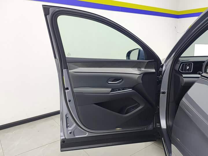 BYD Song Pro Hybrid, 2025 — фото 7 из 9