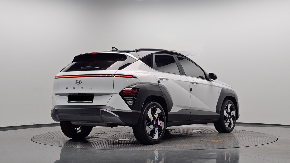 Hyundai Kona, 2023 — фото 2 из 12