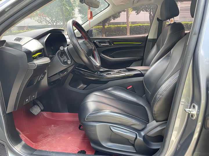 Roewe i5, 2022 — фото 8 из 9