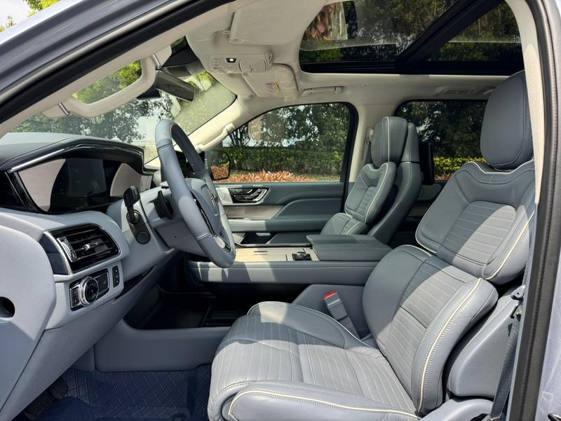 Lincoln Navigator, 2022 — фото 10 из 12