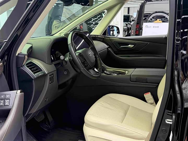 Toyota Alphard, 2023 — фото 6 из 9