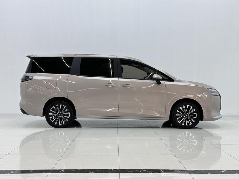 Wuling Starlight 730 Hybrid/EV, 2025 — фото 8 из 12