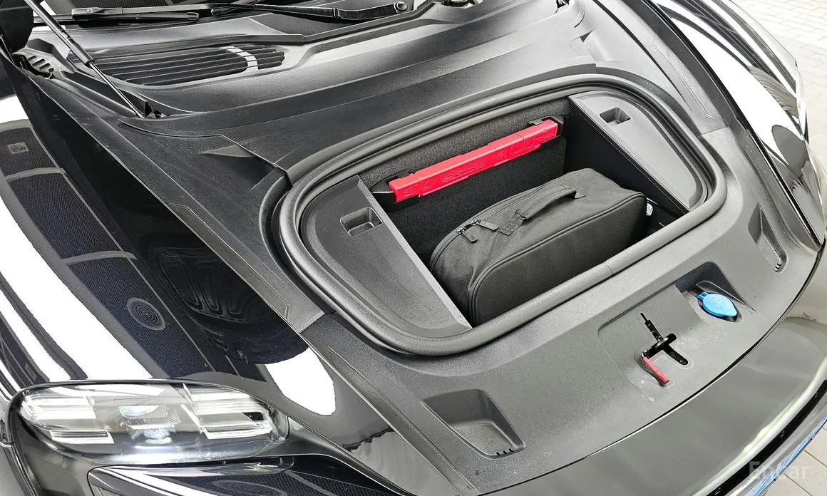 Porsche Taycan, 2024 — фото 6 из 12