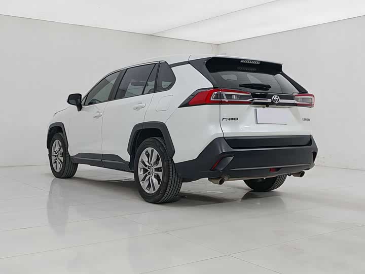 Toyota Wildlander, 2023 — фото 2 из 9