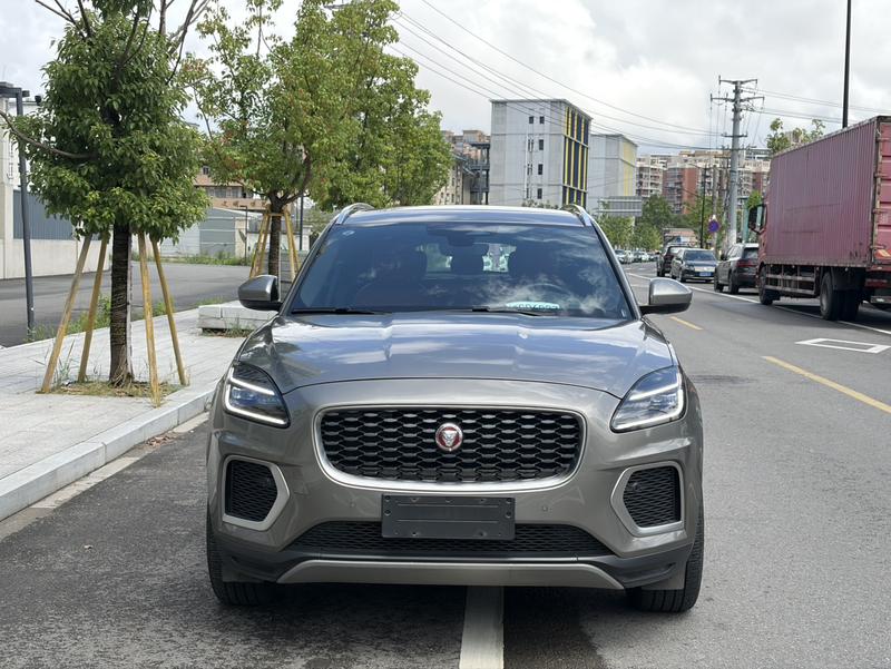 Jaguar E-Pace, 2023 — фото 2 из 10