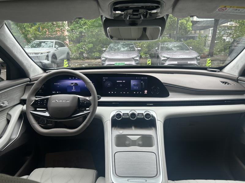 Exeed RX C-DM Hybrid, 2024 — фото 7 из 11