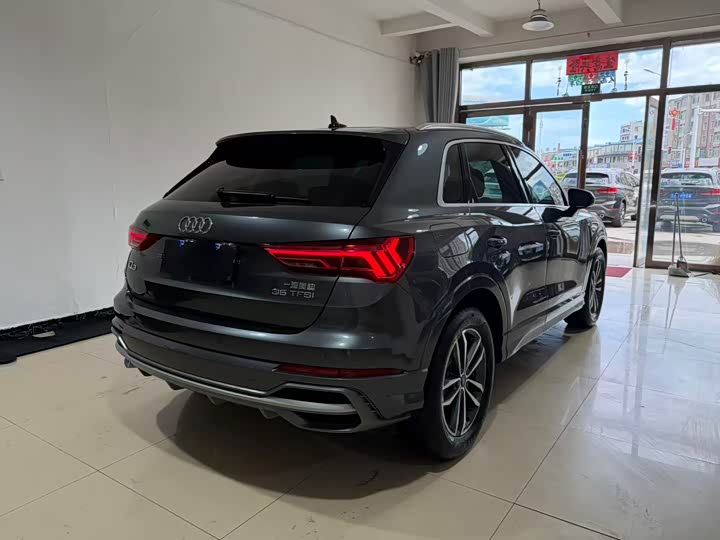 Audi Q3, 2023 — фото 6 из 9