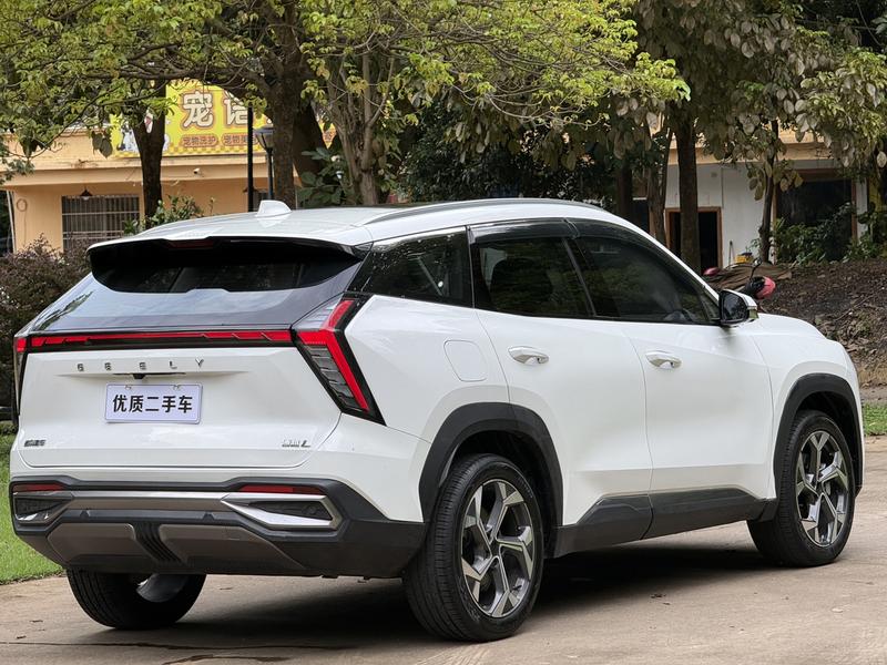 Geely Atlas L, 2022 — фото 5 из 8