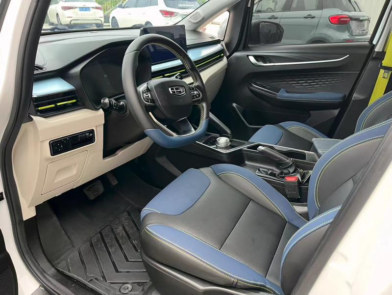 Geely Geometry EX3, 2021 — фото 8 из 10