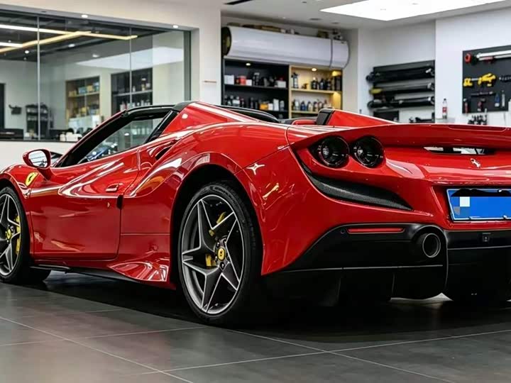 Ferrari F8, 2022 — фото 4 из 7