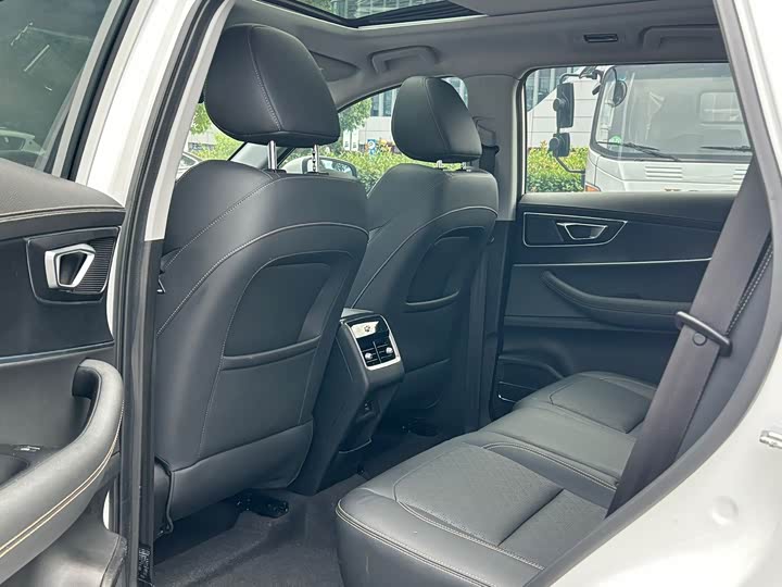 Chery Tiggo 8, 2023 — фото 6 из 9