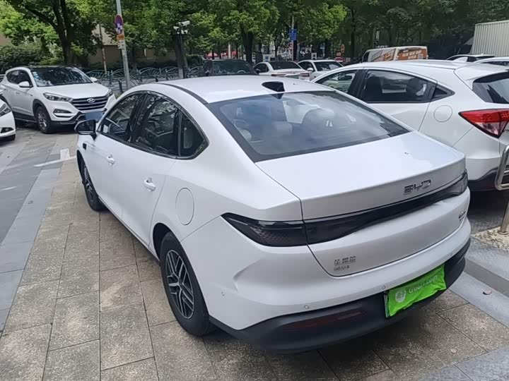 BYD Seal 05 DM-i Hybrid, 2024 — фото 5 из 9
