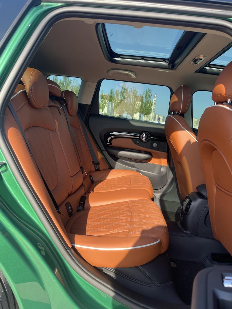 Mini Clubman, 2023 — фото 8 из 12