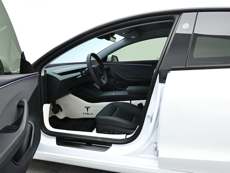 Tesla Model 3, 2025 — фото 10 из 12