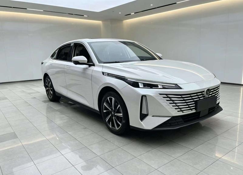 Changan Eado Plus, 2023 — фото 3 из 12