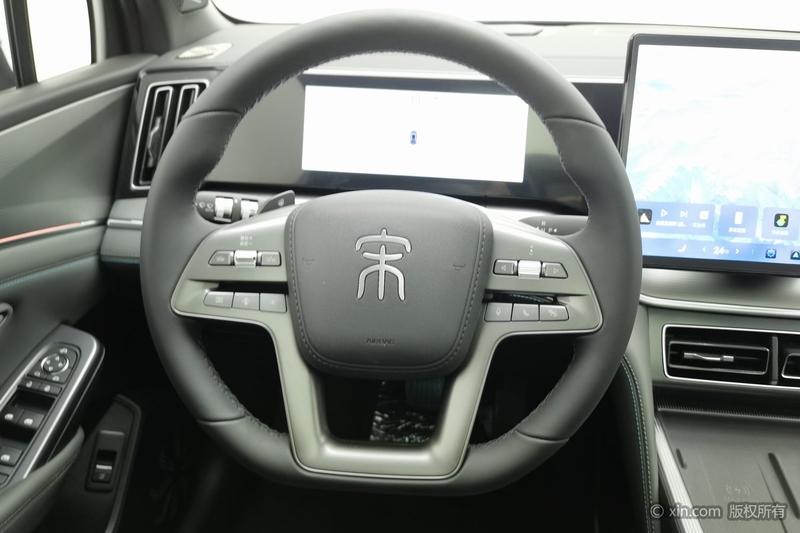 BYD Song L DM-i Hybrid, 2026 — фото 9 из 12