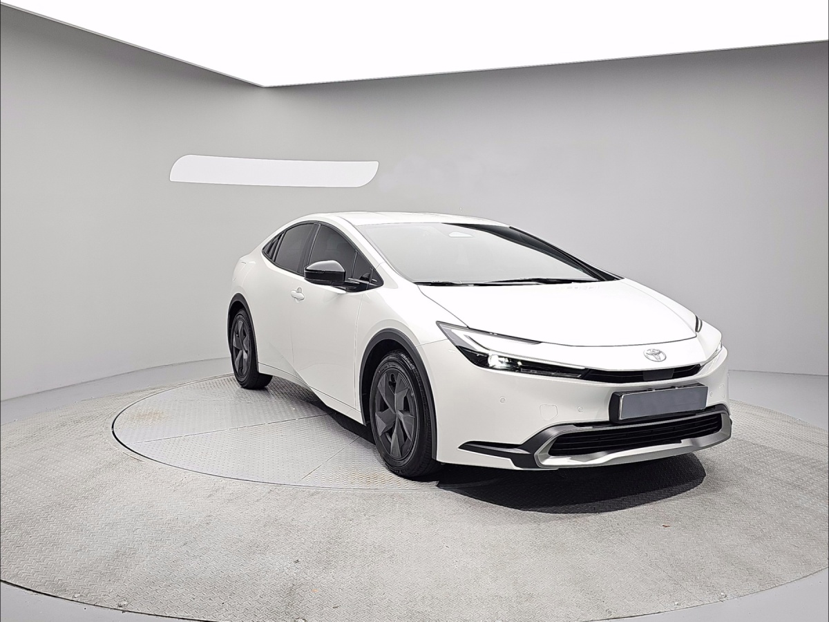 Toyota Prius, 2024 — фото 3 из 12