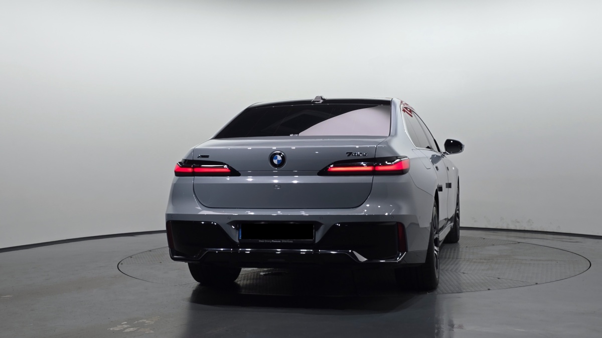 BMW 7 Series, 2025 — фото 4 из 12