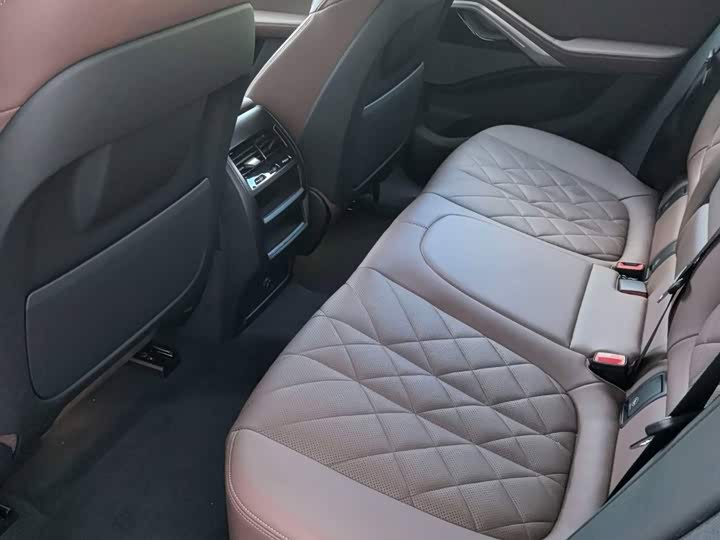 BMW X6, 2024 — фото 9 из 9