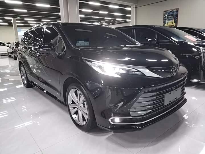 Toyota Sienna, 2025 — фото 4 из 9