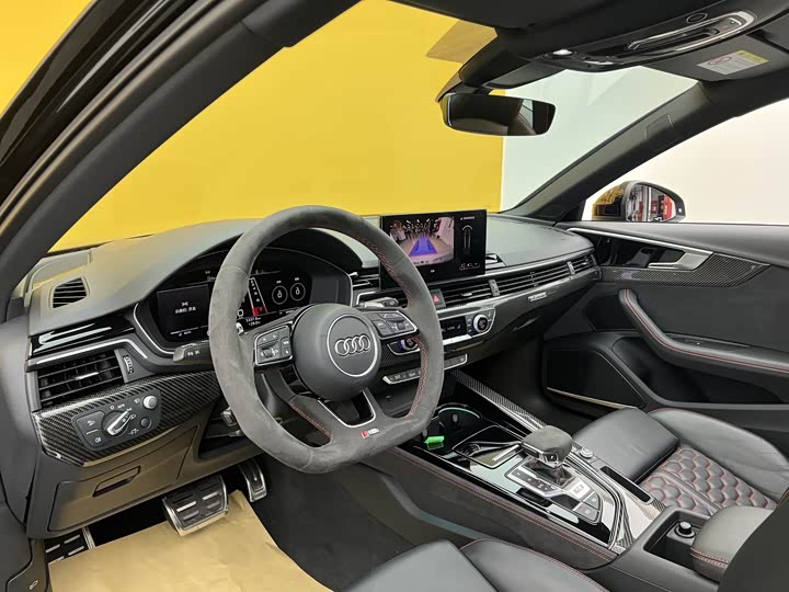 Audi RS 4, 2023 — фото 3 из 9