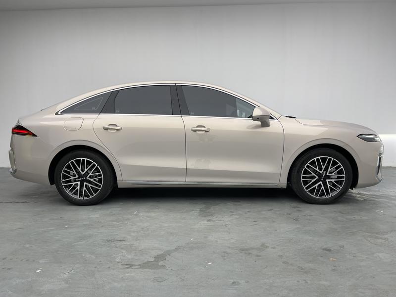 Roewe M7 DMH, 2025 — фото 8 из 12