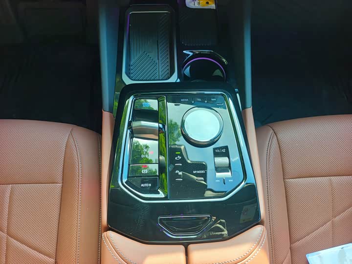 BMW i5, 2024 — фото 5 из 9