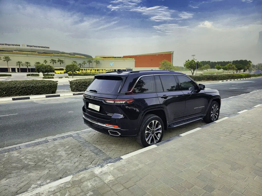 Jeep Grand Cherokee, 2023 — фото 4 из 10