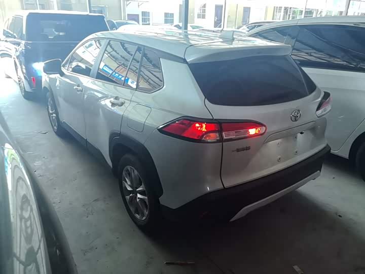 Toyota Corolla Cross, 2022 — фото 5 из 9