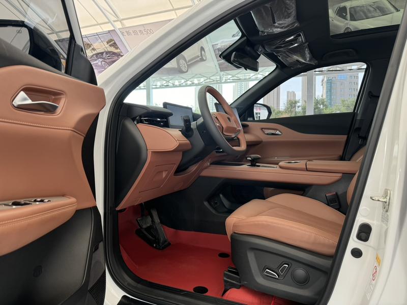 Changan UNI-Z Hybrid, 2025 — фото 8 из 10
