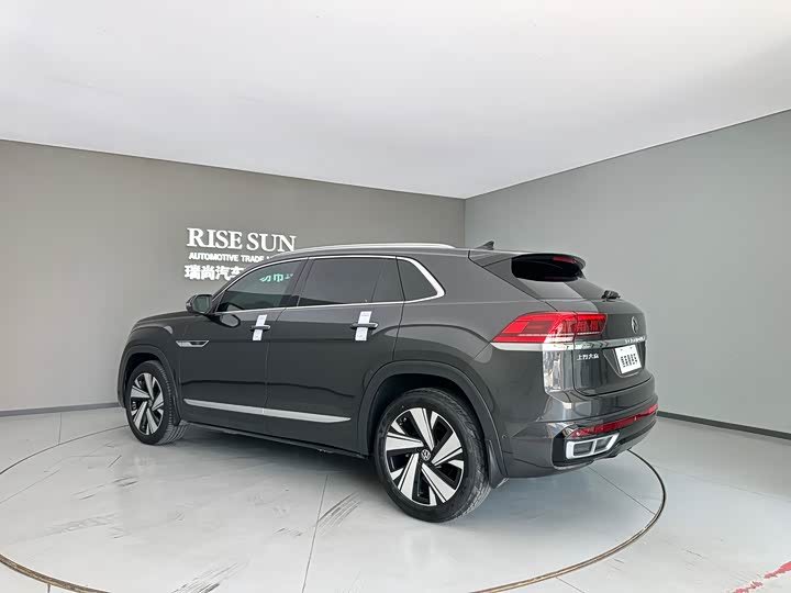 Volkswagen Teramont X, 2022 — фото 7 из 9