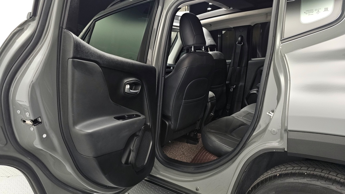 Jeep Renegade, 2022 — фото 11 из 12