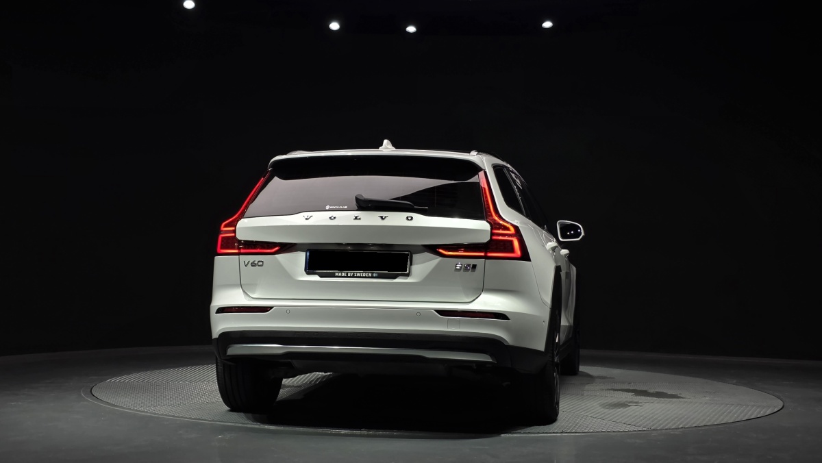 Volvo V60, 2022 — фото 4 из 12