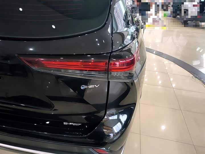 Toyota Crown Kluger, 2025 — фото 8 из 9