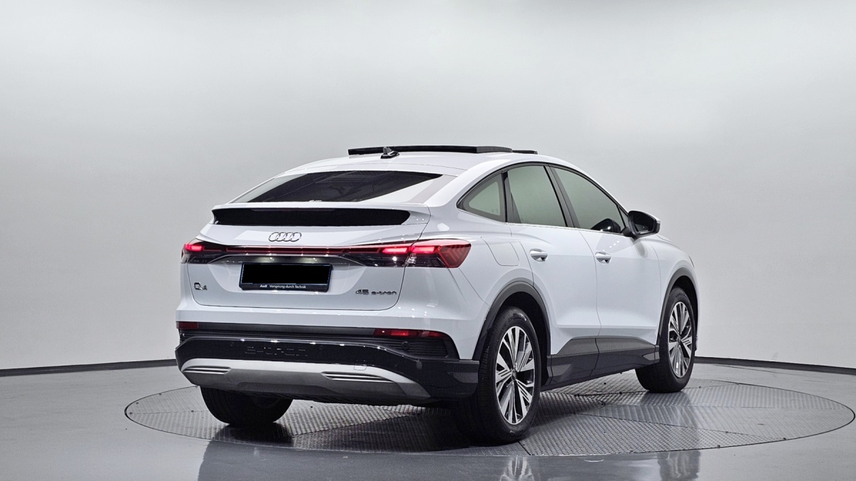 Audi Q4 e-tron, 2025 — фото 2 из 12