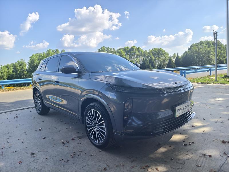 Dongfeng Aeolus L8, 2025 — фото 3 из 12