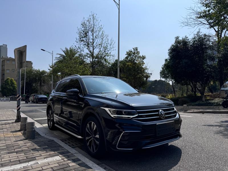 Volkswagen Tiguan L Pro, 2023 — фото 3 из 10