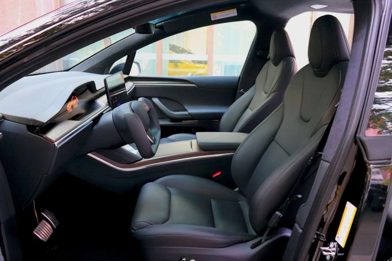Tesla Model X, 2023 — фото 9 из 12