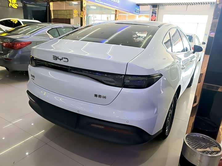 BYD Seal 05 DM-i Hybrid, 2025 — фото 7 из 9