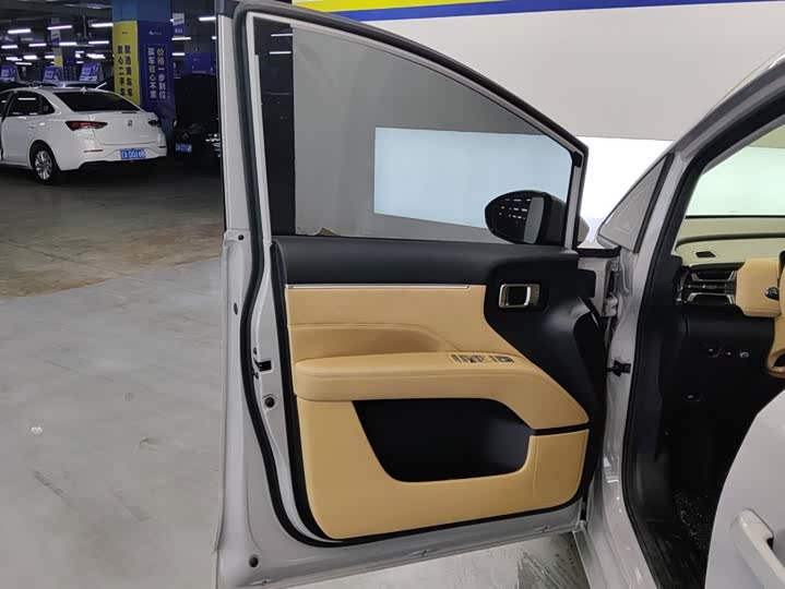 Wuling Starlight 730 Hybrid/EV, 2025 — фото 7 из 9